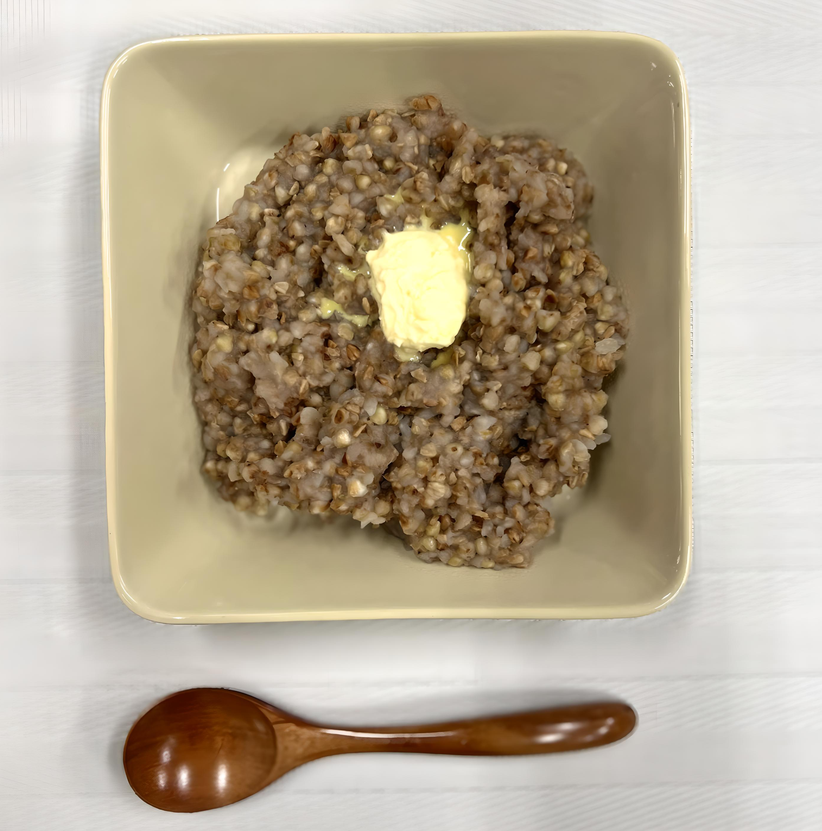 カーシャ（ソバの実の粥）